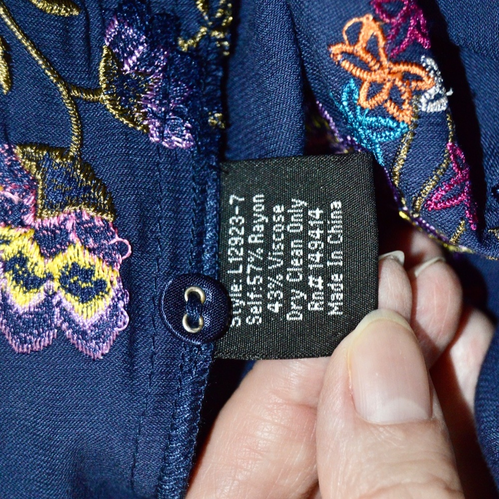 NWT Johnny Was Misty Rayon Button Down Shirt Size M - Picture 4 of 7